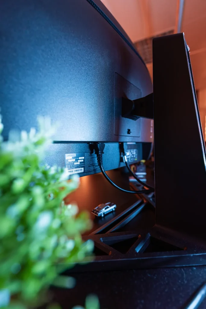 Lenovo Legion R34w-30 Review